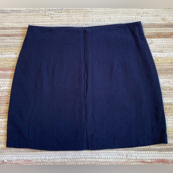 Umgee Floral Embroidered Navy Mini Skirt NWT Size M - Picture 2 of 9
